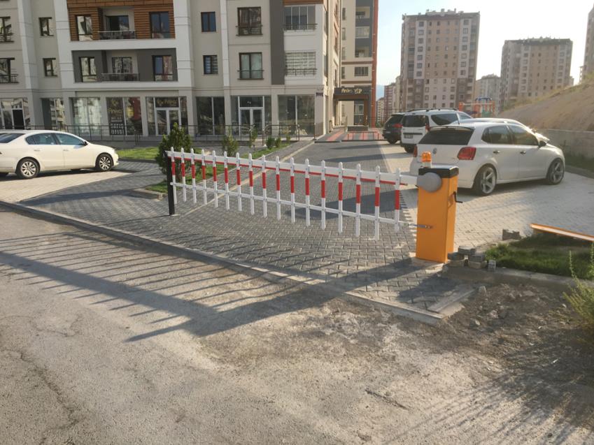 Otopark Kapısı 4